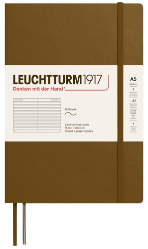 372212_LT1917_NB_Medium_A5_SC_Frontshot_liniert_Spice_Brown_mit_Stift_20x20_sRGB_300DPI.jpg