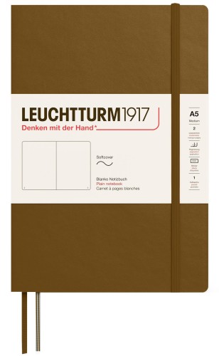 372210_LT1917_NB_Medium_A5_SC_Frontshot_blanco_Spice_Brown_ohne_Stift_20x20_sRGB_300DPI.jpg