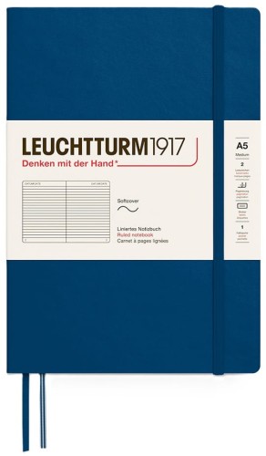 374004_LT1917_NB_Medium_A5_SC_ohne_DG_Frontshot_liniert_Indigo_144dpi_RGB.jpg