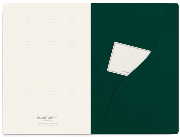 400699_LT1917_Jottbook_Pur_Medium_A5_Dotted_ForestGreen_Tasche_Rueckseite_2560px_144DPI_sRGB.jpg