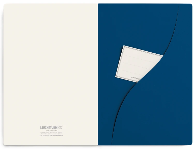 400693_LT1917_Jottbook_Pur_Medium_A5_Plain_Indigo_Tasche_Rueckseite_2560px_144DPI_sRGB.jpg