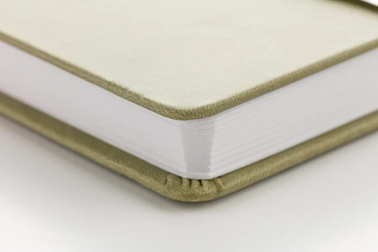 Szkicownik-DARWI-A4-140g-Khaki_[26872]_1200.jpg