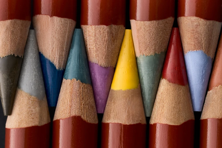 Derwent - Steph - Drawing Pencils Photoshoot - Individual Pencils &amp; 36 and 72 Tins On White - 0206250189 FS TOP web.jpg