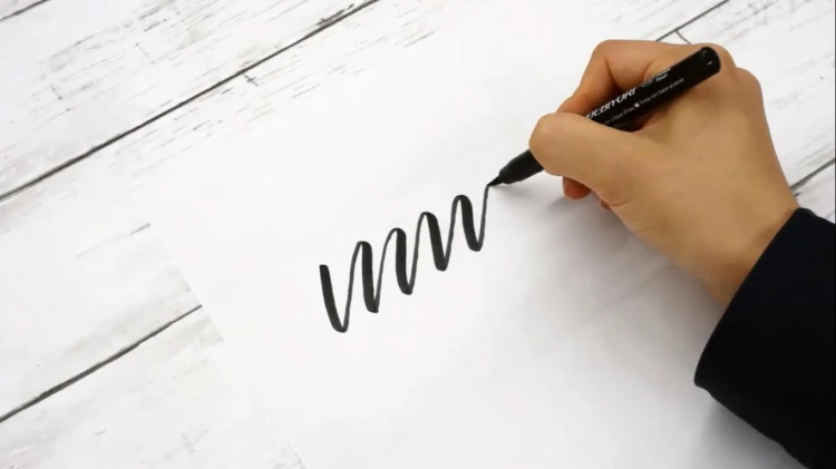 Kuretake Fudebiyori brushstroke.jpg